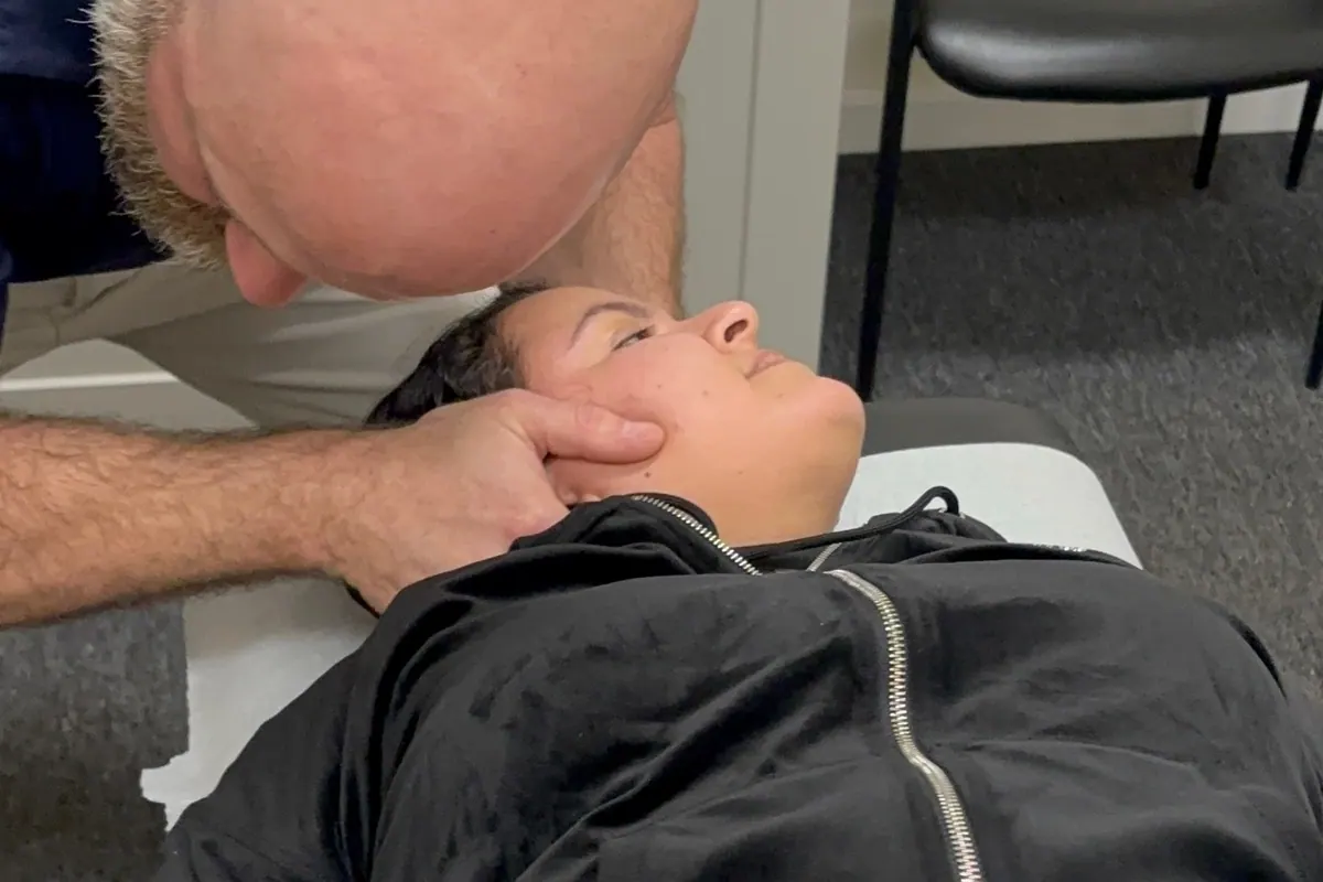 Chiropractor chronic headaches relief